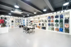 Custom Laptop Backpacks: OEM vs ODM, MOQ, Cost and Timeline for B2B Buyers